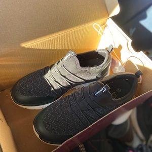 Brand new 5.5 sketchers